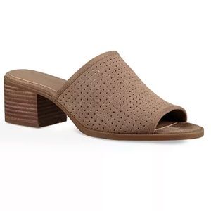 Koolaburra by UGG Women’s Brown Open Toe Slip-On Suede Sandals (Size 8)